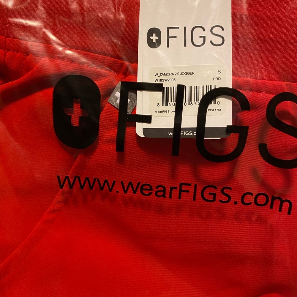Figs Pop red Catarina and zamora  set NWT - Picture 5 of 11